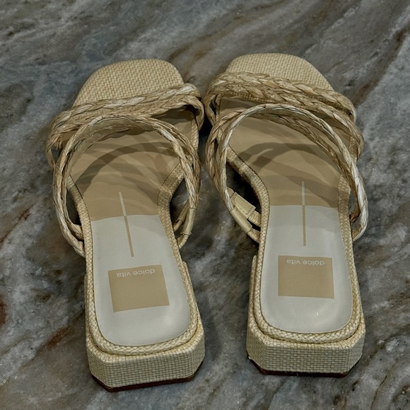 Women’s DOLCE VITA Haize raffia sandals- Size 8 - Picture 5 of 9